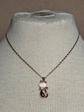 Pink stone Cat Pendant Necklace NWOT